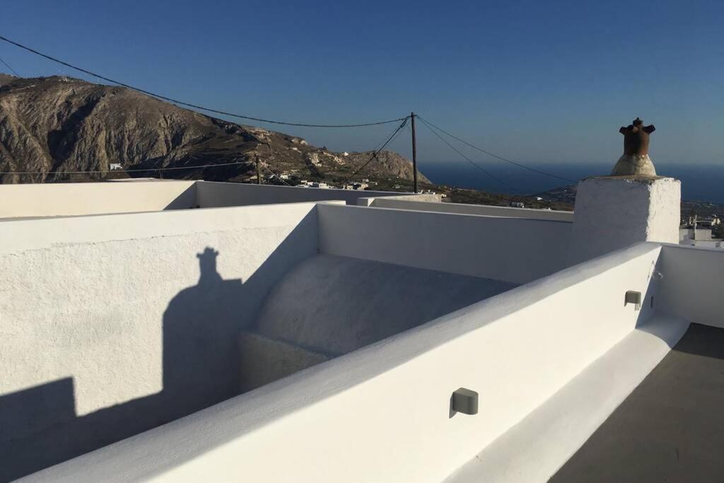 Santorini Folia Cave house, 4 pers, view, jacuzzi Villa Pýrgos Buitenkant foto