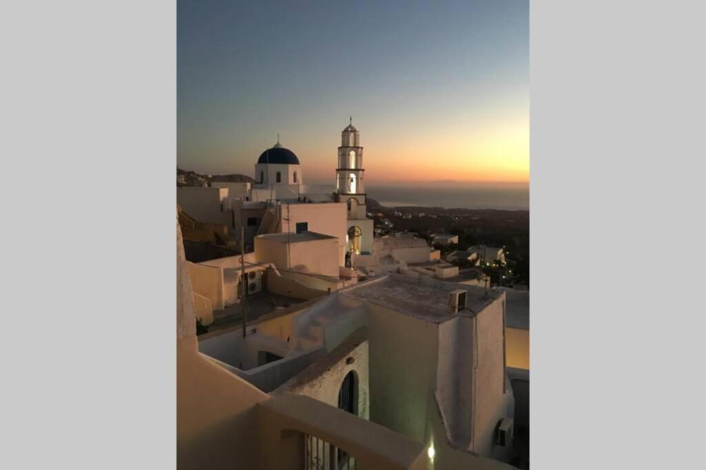 Santorini Folia Cave house, 4 pers, view, jacuzzi Villa Pýrgos Buitenkant foto