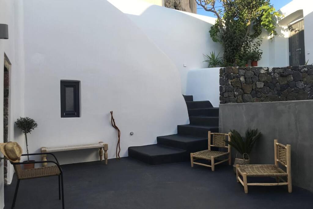 Santorini Folia Cave house, 4 pers, view, jacuzzi Villa Pýrgos Buitenkant foto