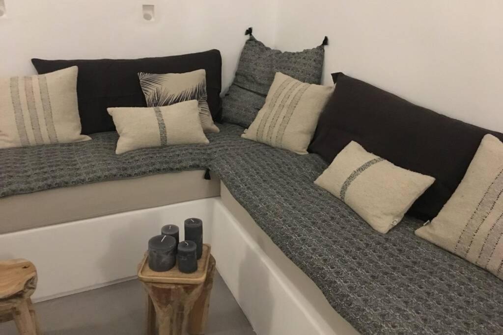 Santorini Folia Cave house, 4 pers, view, jacuzzi Villa Pýrgos Buitenkant foto