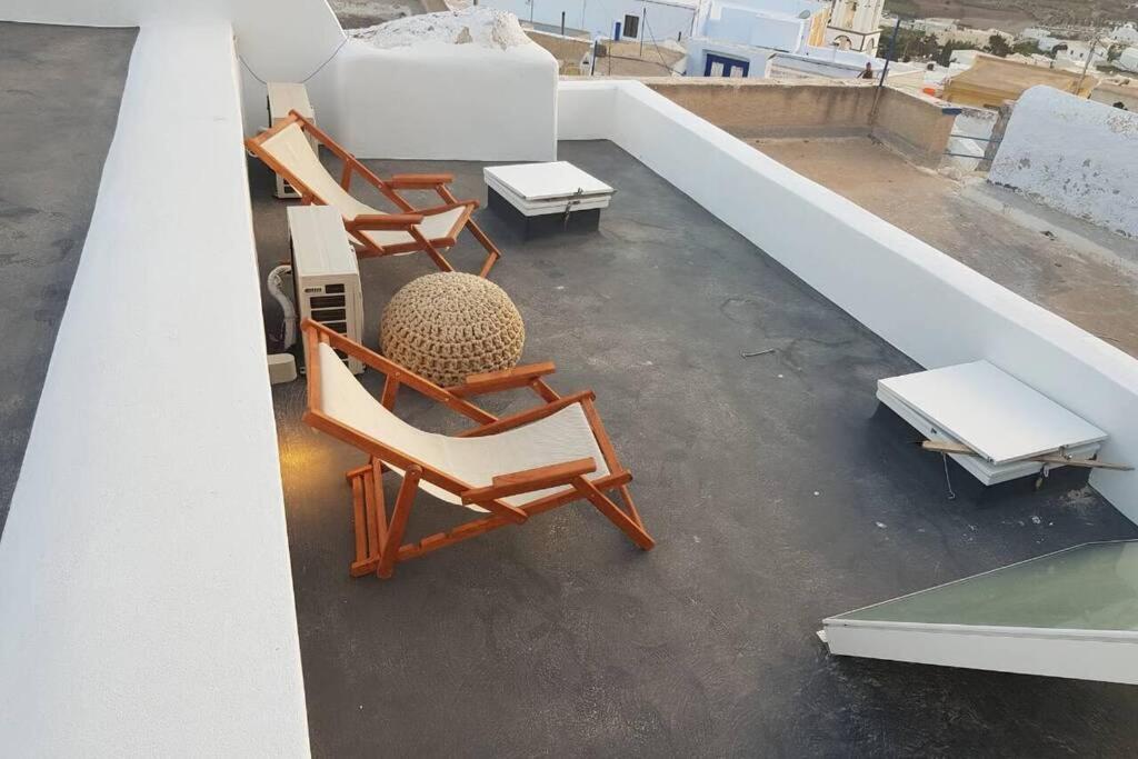 Santorini Folia Cave house, 4 pers, view, jacuzzi Villa Pýrgos Buitenkant foto